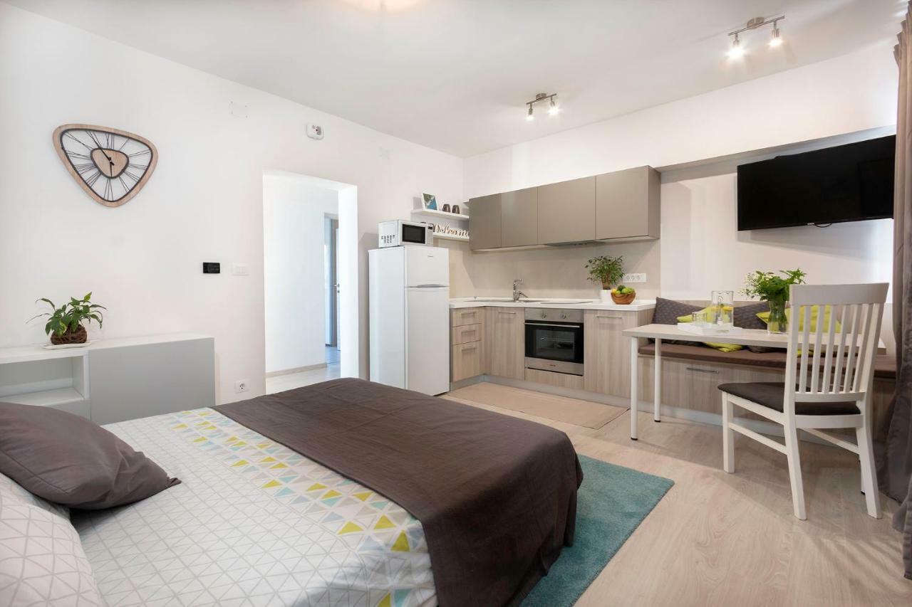 Sunsplash Apartments Póla Kültér fotó